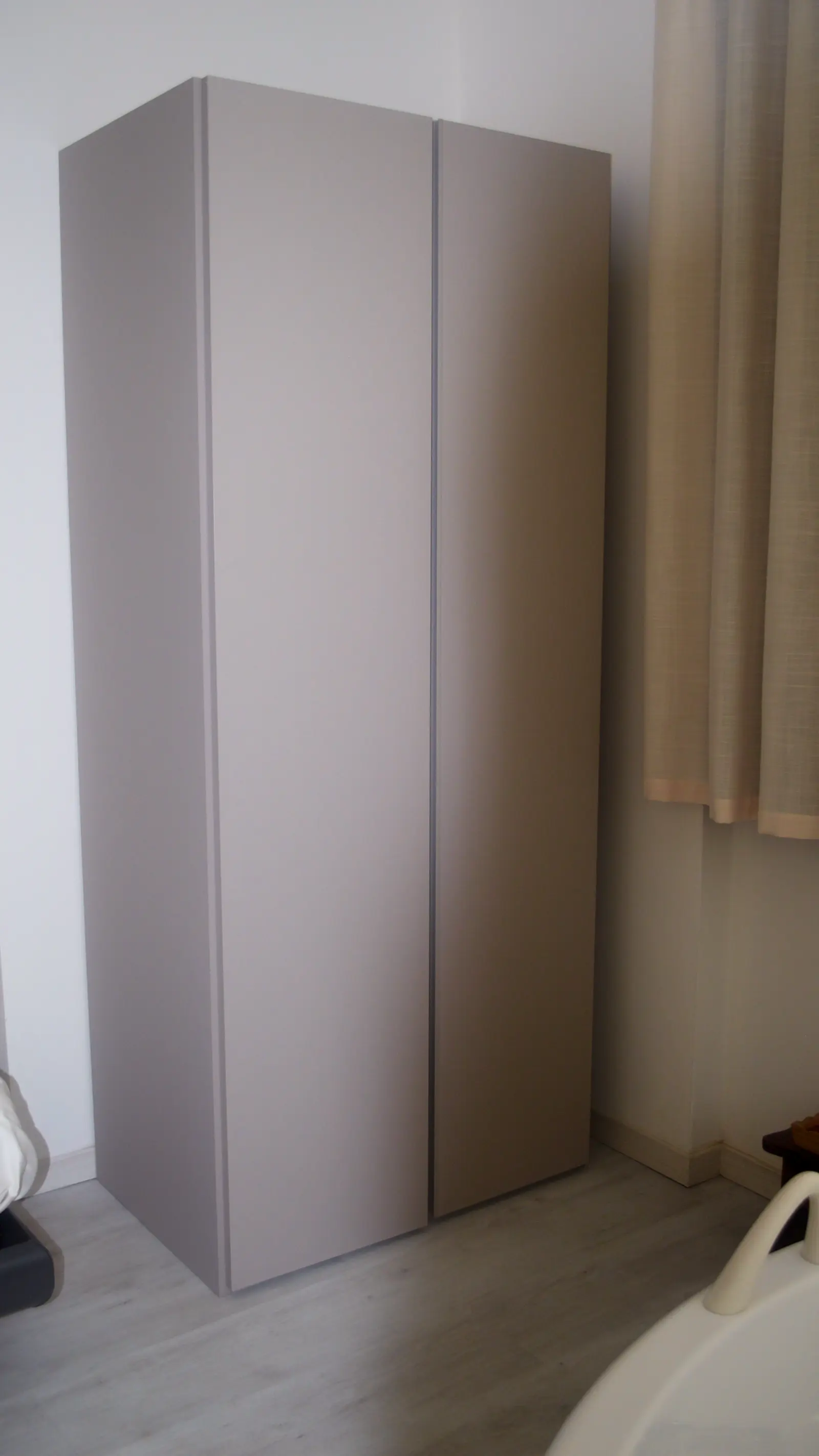 Suite two-door wardrobe